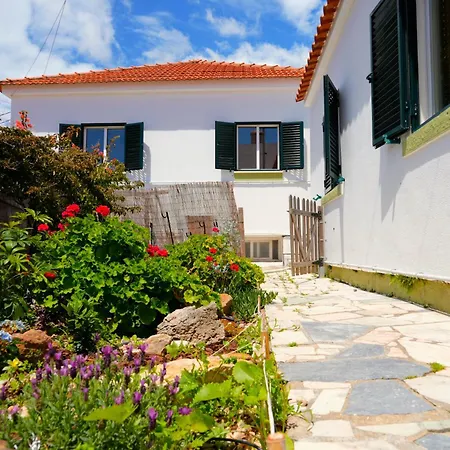 Apartment 2 Bedroom Unit In A Small, Managed Complex Estoril